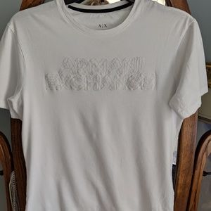 Cute Armani exchange t-shirt.